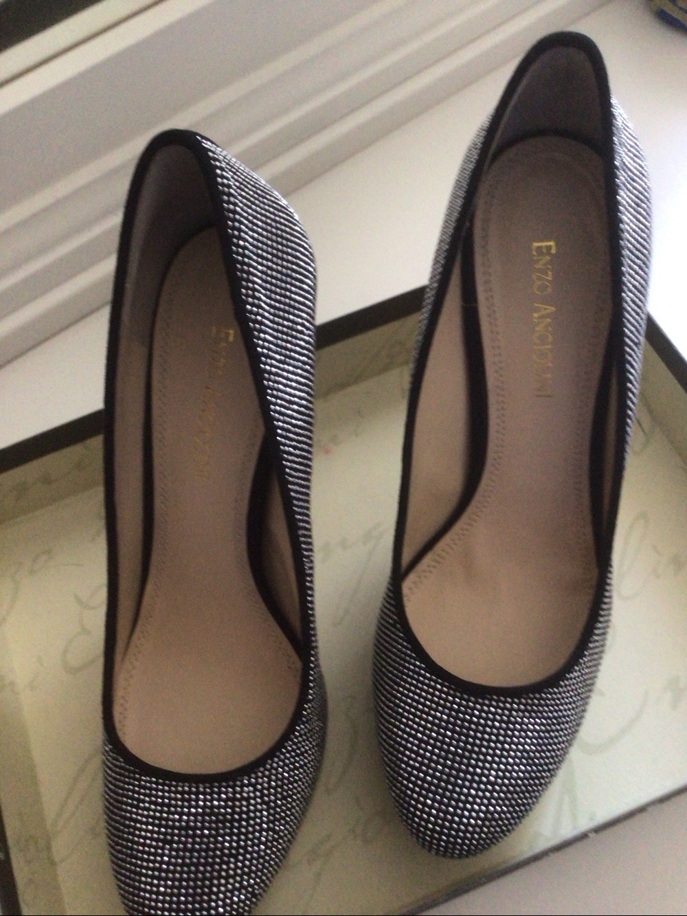 Enzo Angiolini Pumps